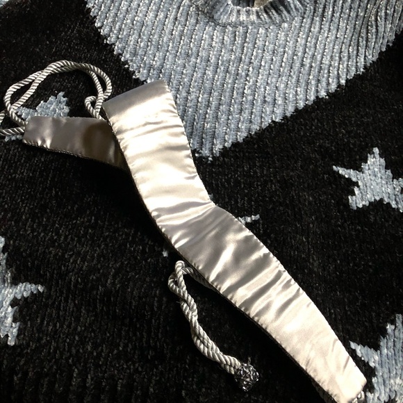 Heavily beaded embellished elegant belt - Picture 4 of 6